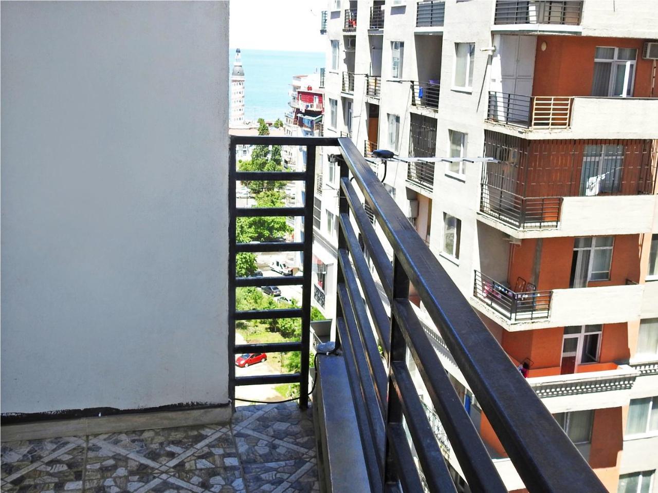 Real Palace Apartment Batumi Bagian luar foto